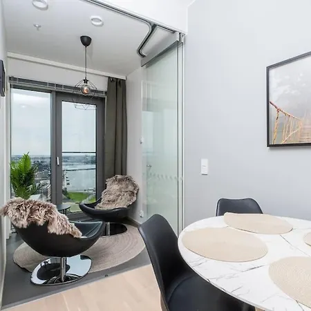 21st Floor Oceanfront Luxury - Gym Helsinky